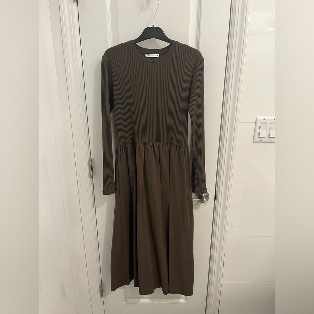 Women’s Zara ribbed midi dress